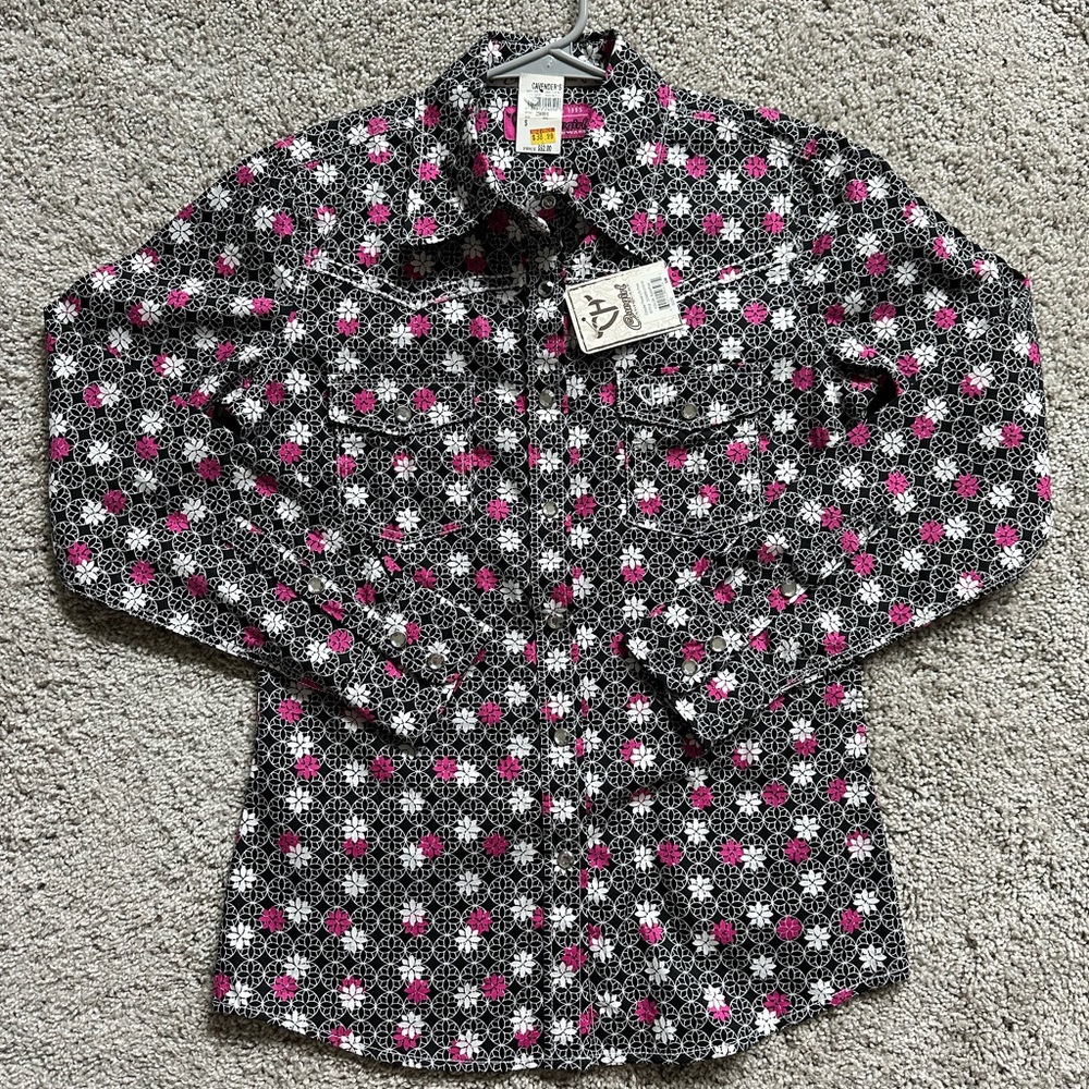 NWT Cowgirl Hardware Button Up